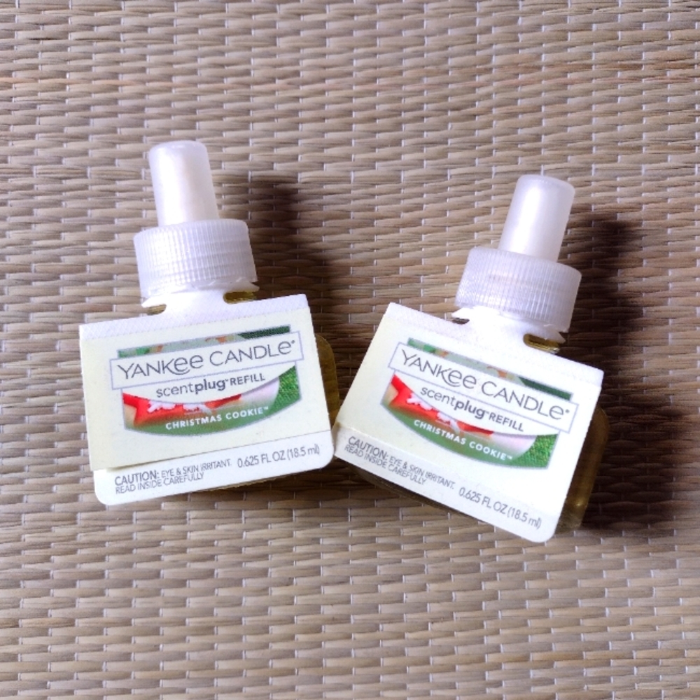 Lot of 2 Yankee Candle Scent plug Refills Christmas Cookie Scent